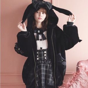 ISO Bunny Hooded Fur Blouson
Item Number: 127-7001-0